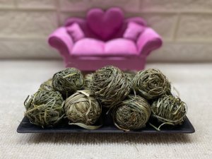 画像1: 牧草ボール５０g（５〜６玉）