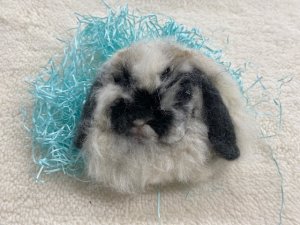 画像1: MI KI 羊毛ブローチ（垂れ耳・ブロークンA)