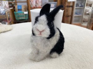 画像1: MI KI 羊毛ブローチ（ダッチ・ブラック)